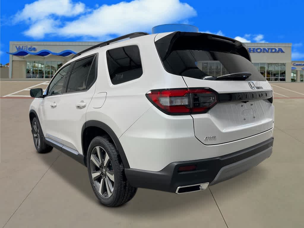 2025 Honda Pilot Touring photo 3