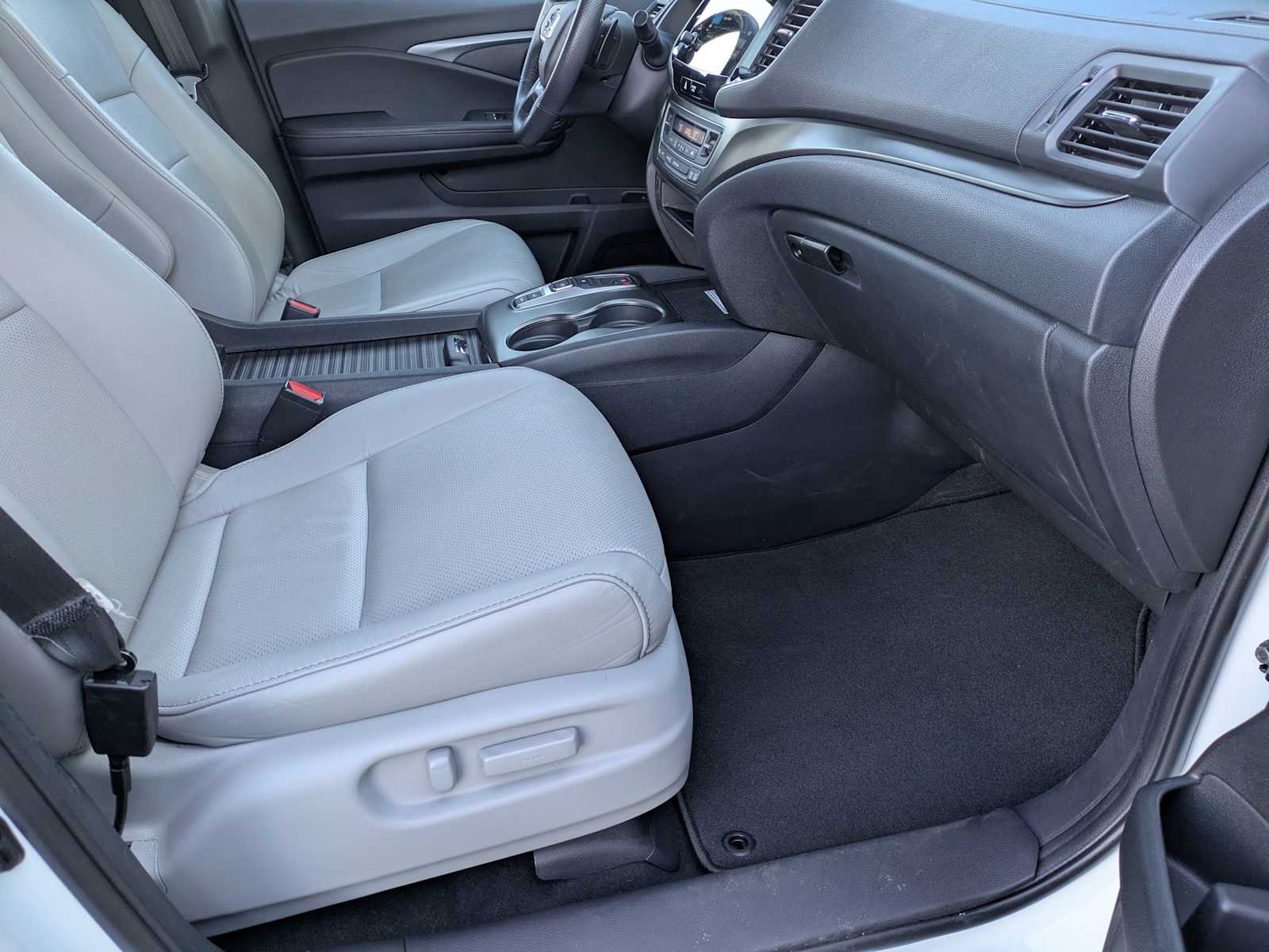 Thumbnail: 2023 Honda Passport - 22