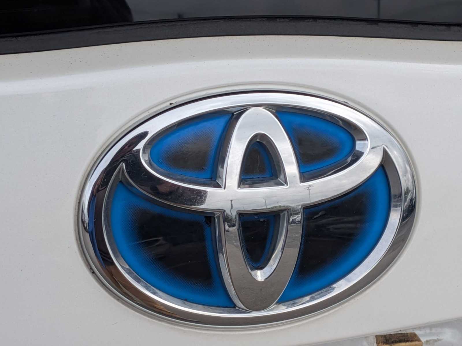 Thumbnail: 2013 Toyota Prius - 13