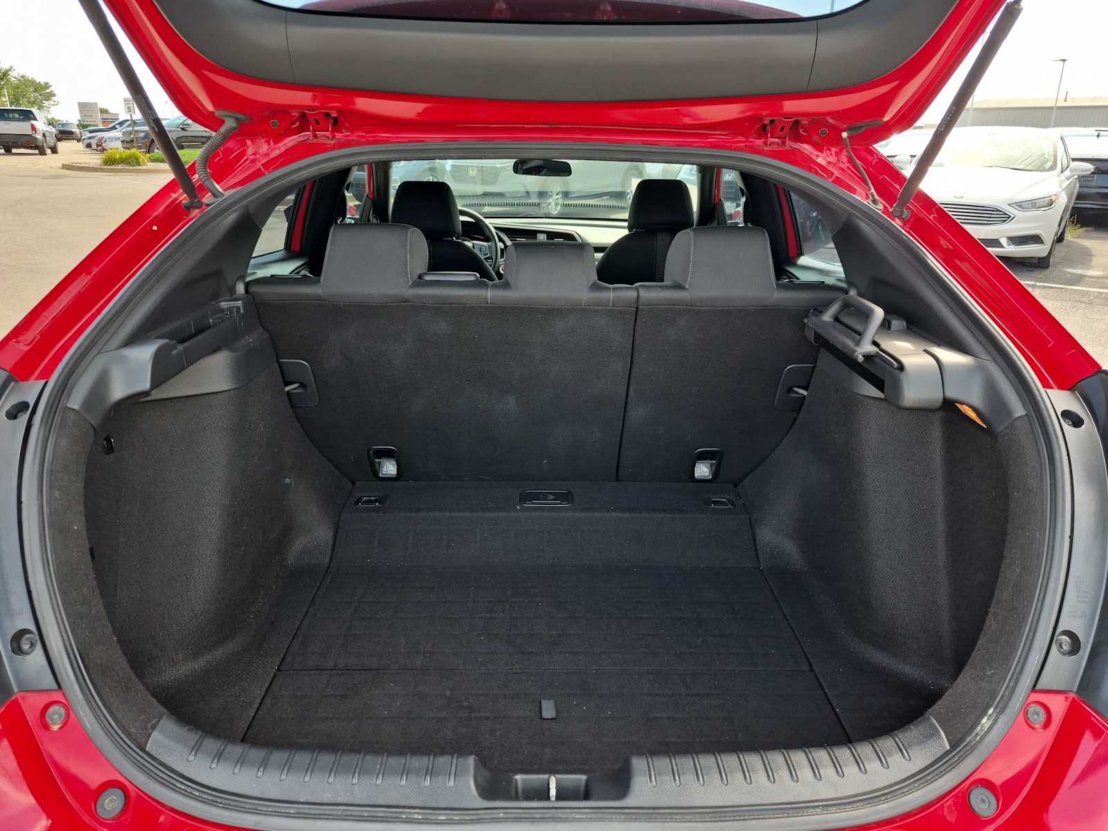 2018 Honda Civic Hatchback EX - Photo 31