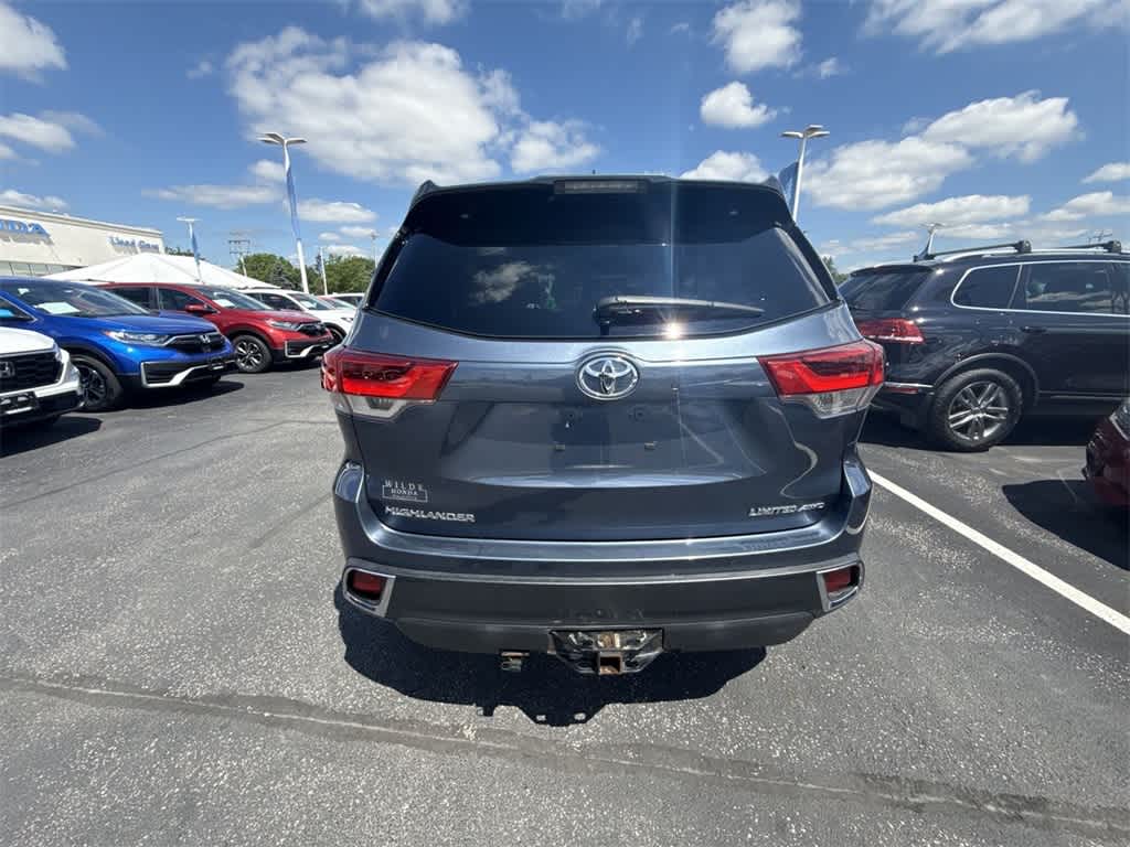 Thumbnail: 2019 Toyota Highlander - 5