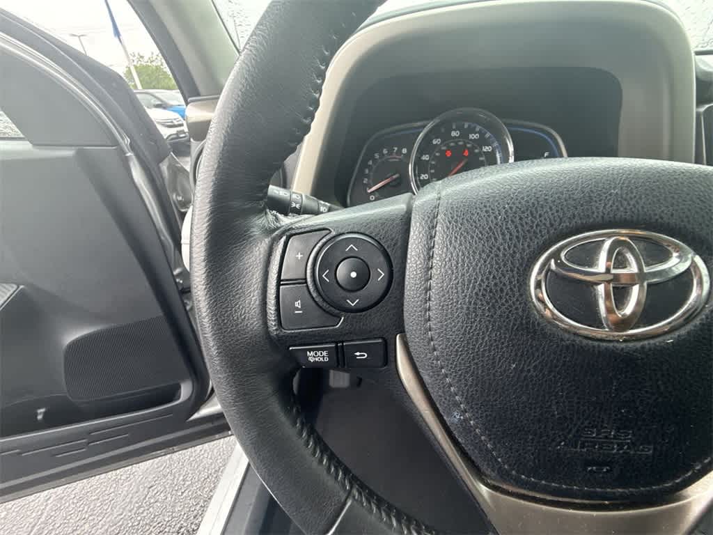 Thumbnail: 2013 Toyota RAV4 - 23