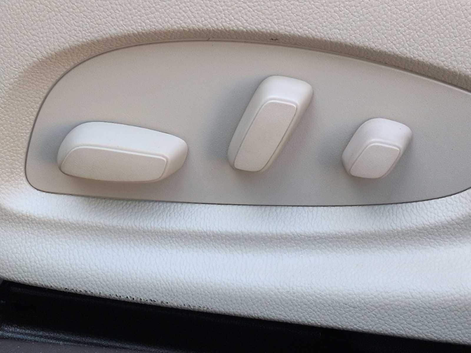 Thumbnail: 2015 Buick LaCrosse - 17