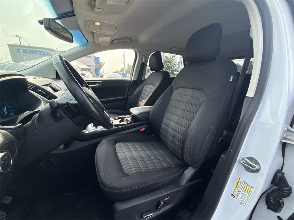 Thumbnail: 2017 Ford Edge - 15