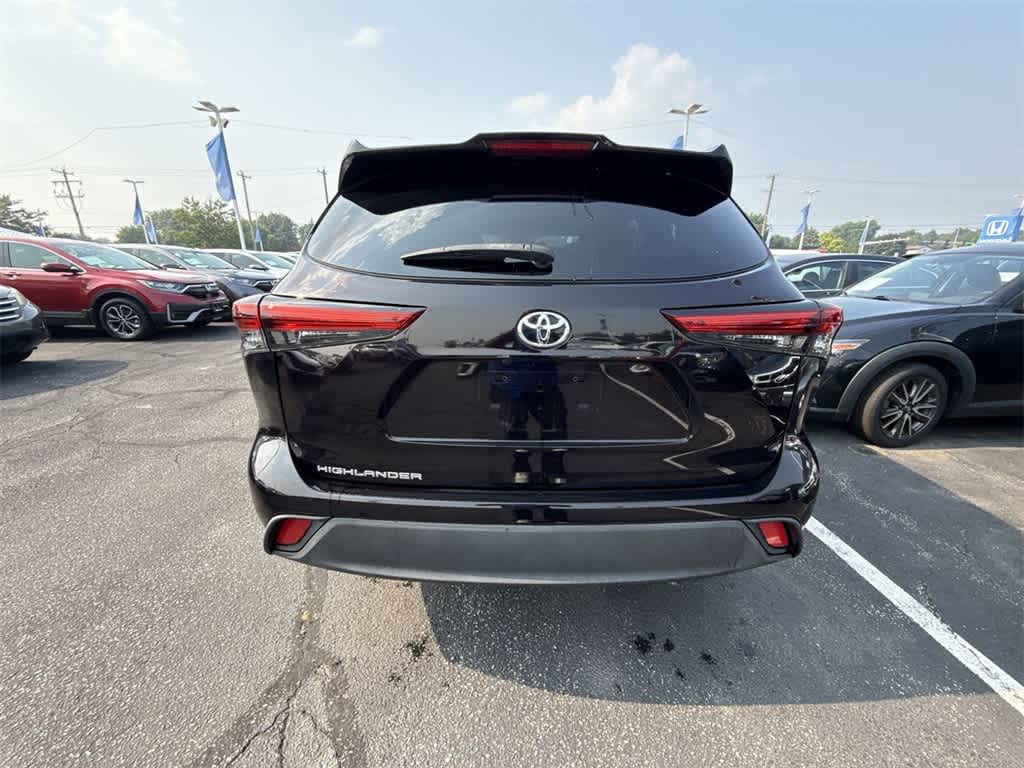 Thumbnail: 2021 Toyota Highlander - 12