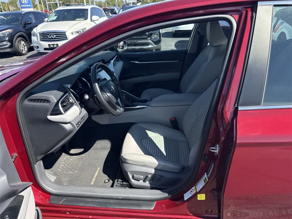 2018 Toyota Camry L photo 2
