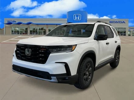 Shop New 2025 Honda Pilot TrailSport SUV For Sale or Lease Near Milwaukee