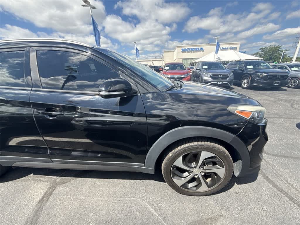 Thumbnail: 2016 Hyundai Tucson - 8