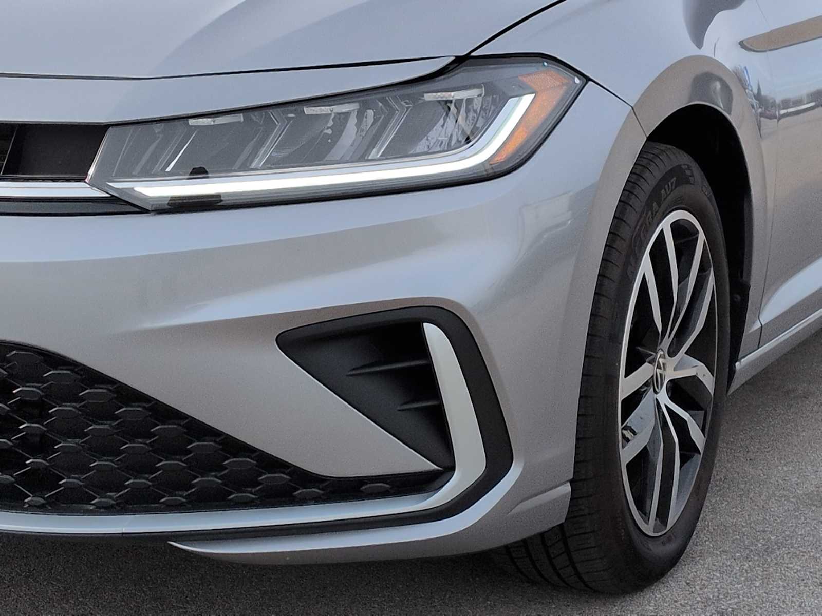 Thumbnail: 2025 Volkswagen Jetta - 11