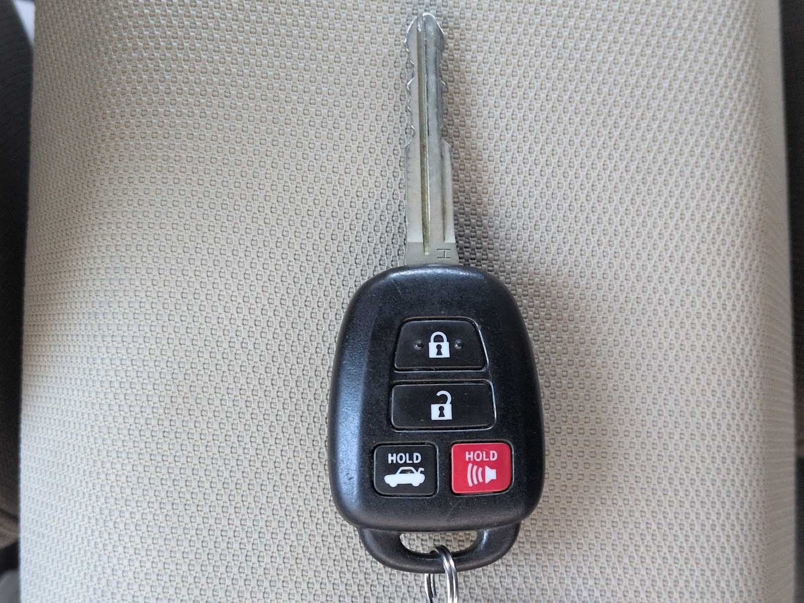 Thumbnail: 2015 Toyota Corolla - 30