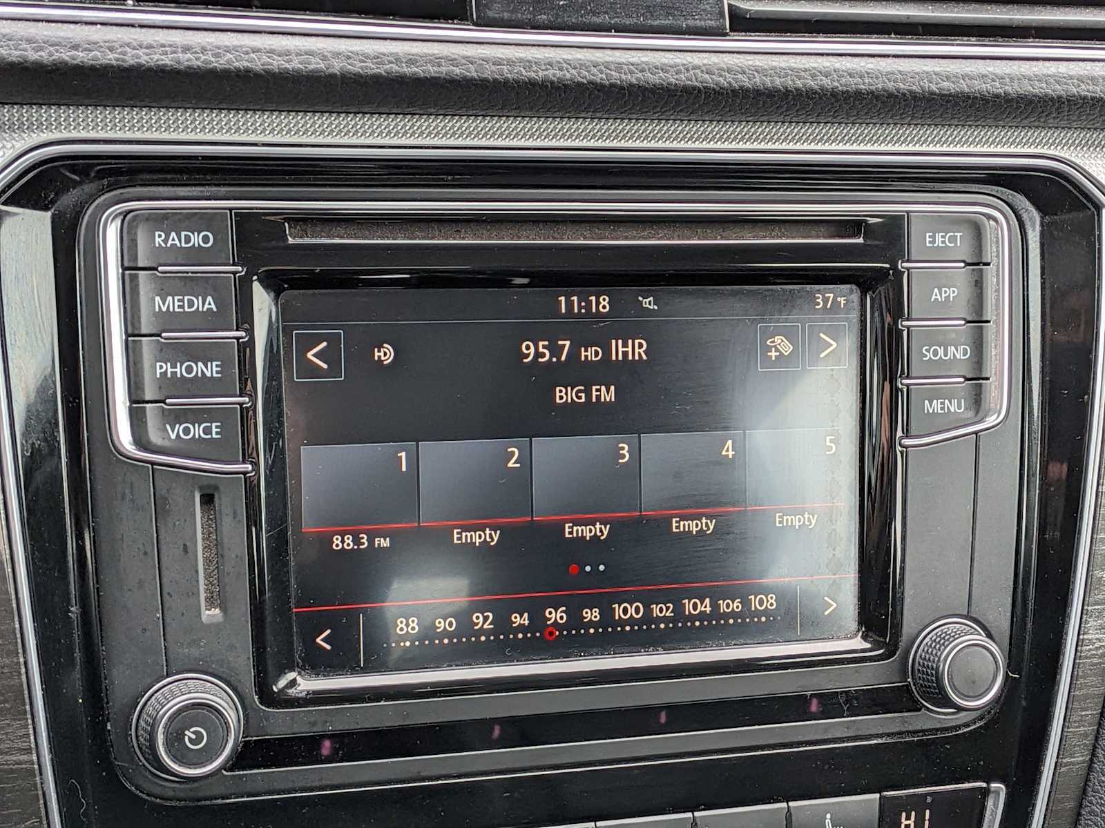 Thumbnail: 2018 Volkswagen Passat - 27