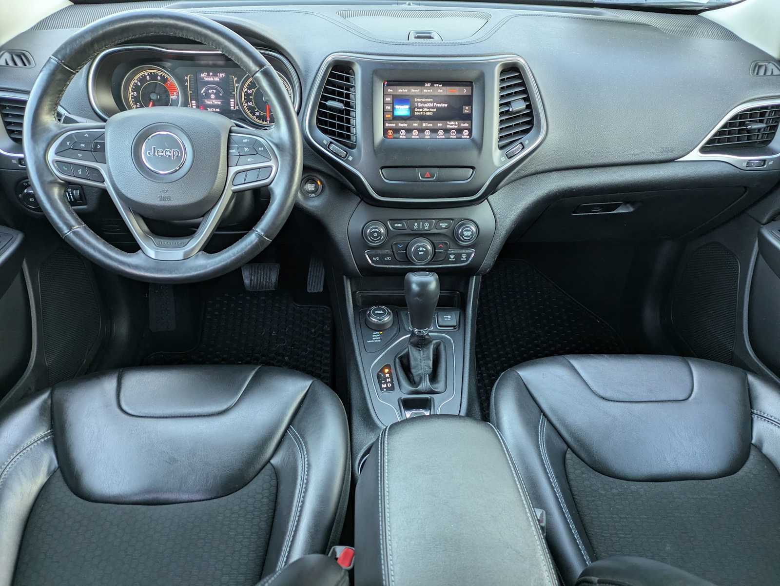 Thumbnail: 2019 Jeep Cherokee - 12