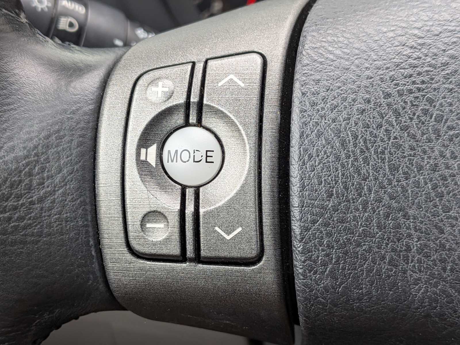 Thumbnail: 2011 Toyota RAV4 - 21