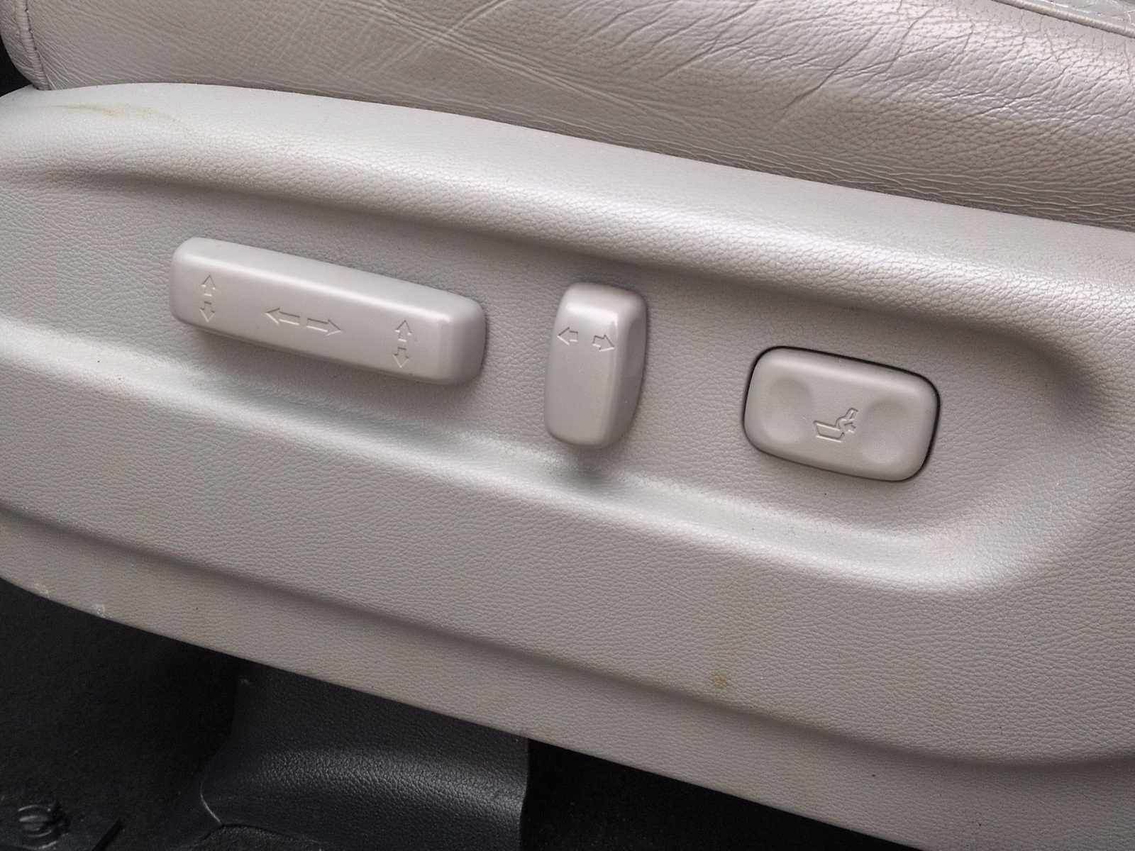 Thumbnail: 2016 Honda Pilot - 17