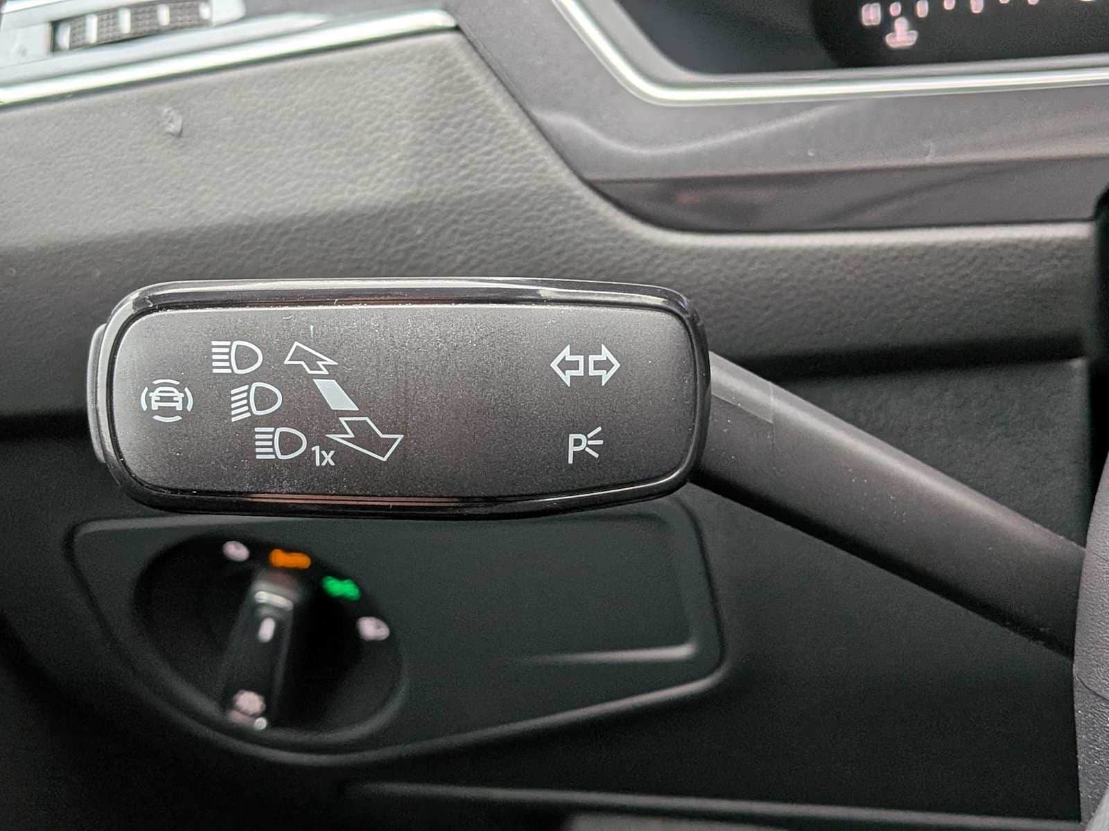 Thumbnail: 2024 Volkswagen Tiguan - 25