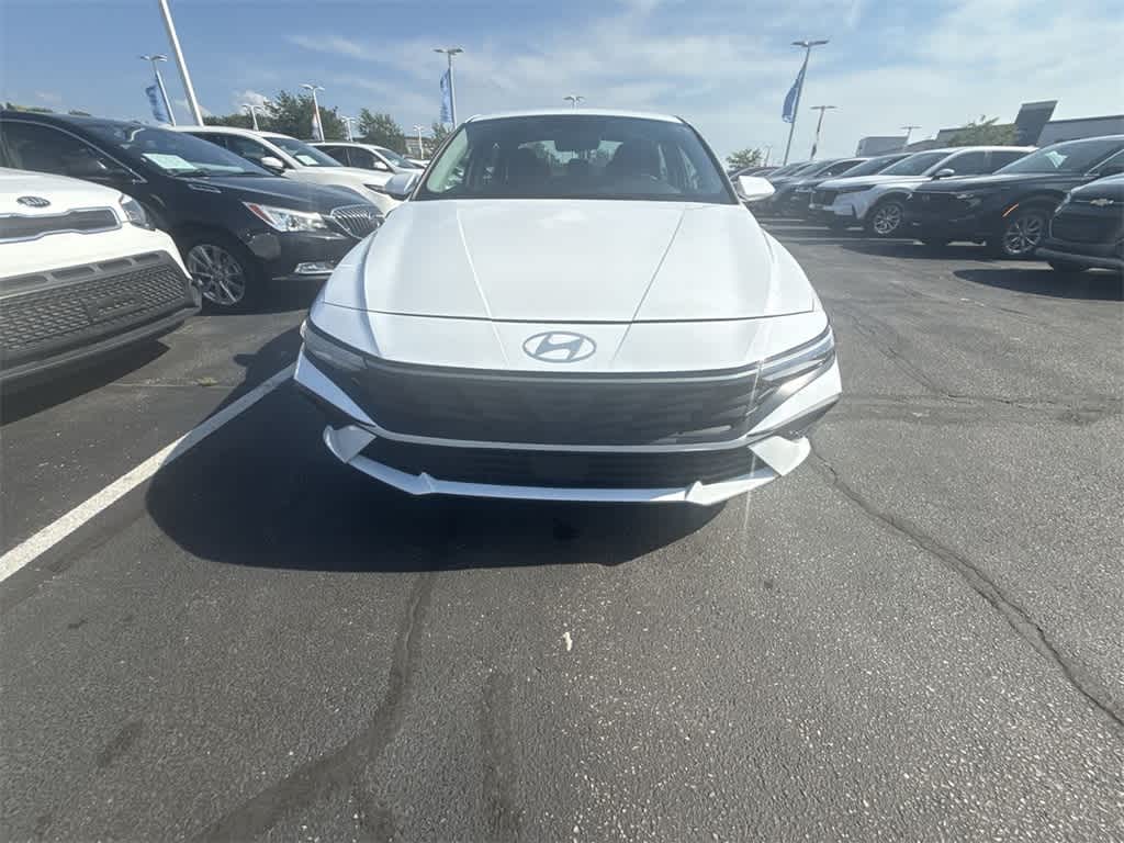 Thumbnail: 2025 Hyundai Elantra - 9