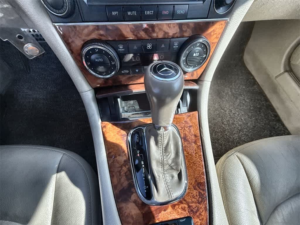 Thumbnail: 2008 Mercedes-Benz CLK - 27