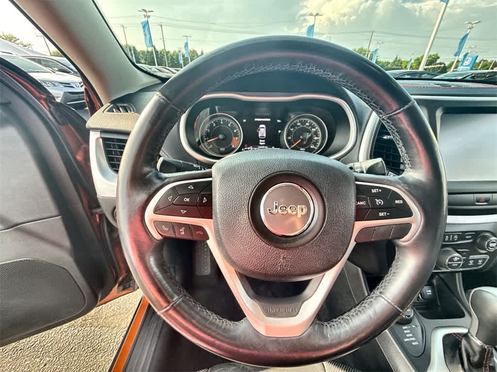 Thumbnail: 2015 Jeep Cherokee - 21