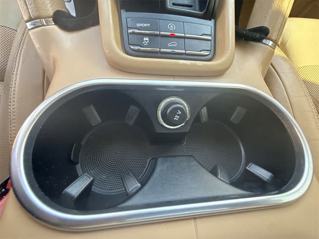 Thumbnail: 2012 Porsche Cayenne - 31