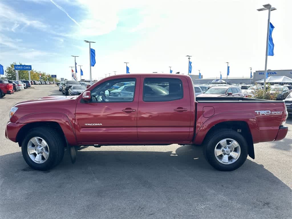 Used 2015 Toyota Tacoma Base with VIN 3TMLU4EN7FM196957 for sale in Waukesha, WI