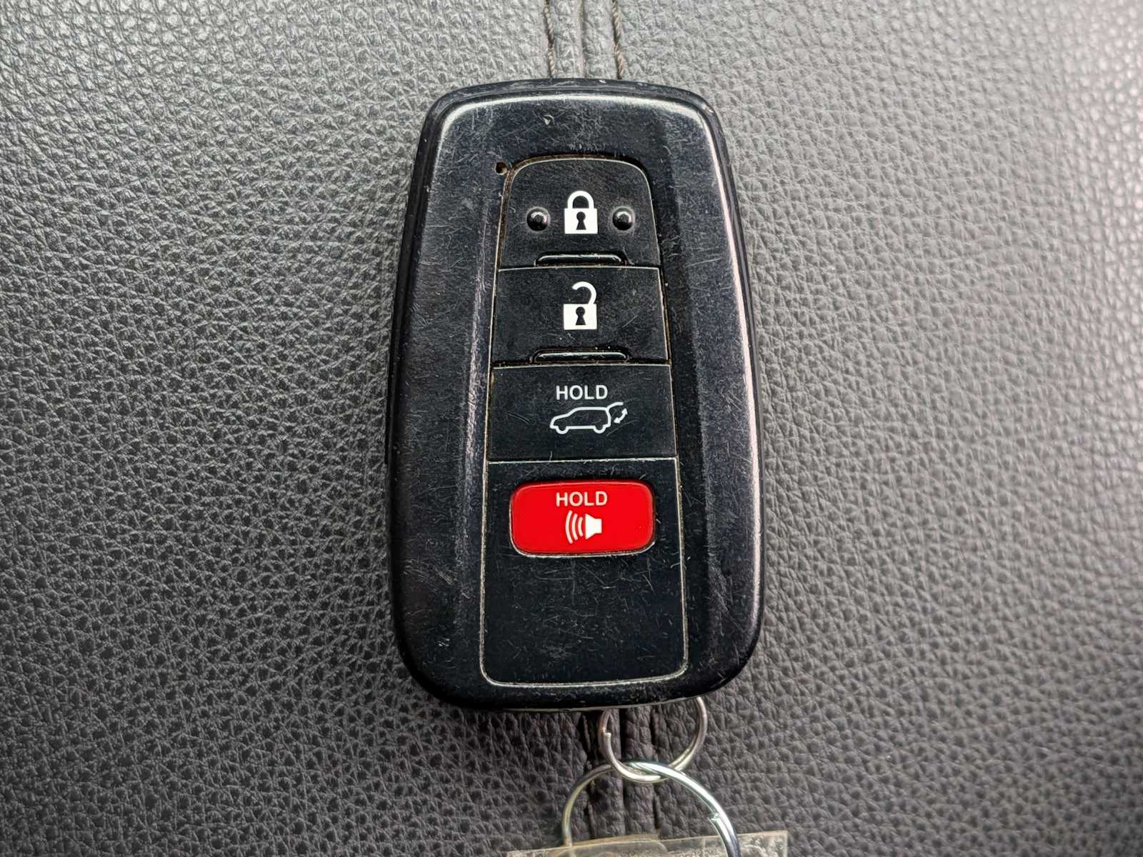 Thumbnail: 2019 Toyota RAV4 - 33