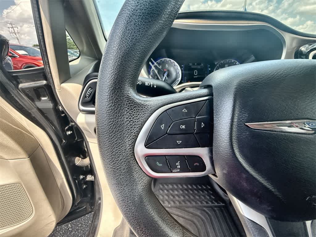 Thumbnail: 2018 Chrysler Pacifica - 23