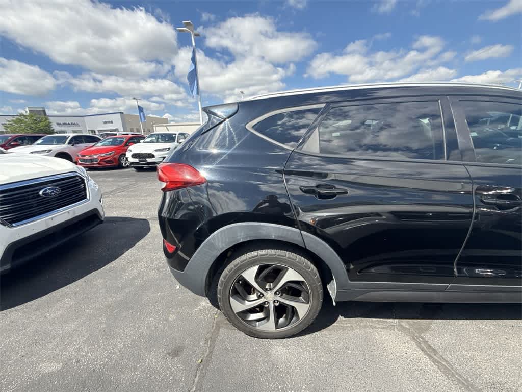 Thumbnail: 2016 Hyundai Tucson - 6