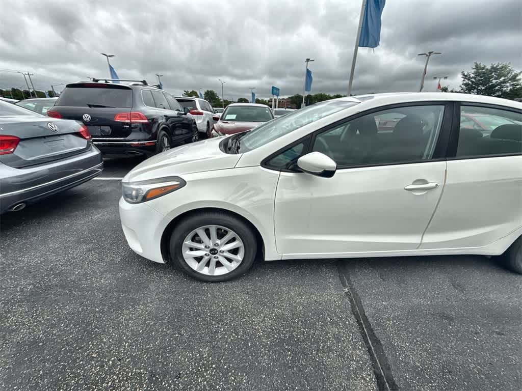 Thumbnail: 2017 Kia Forte - 3