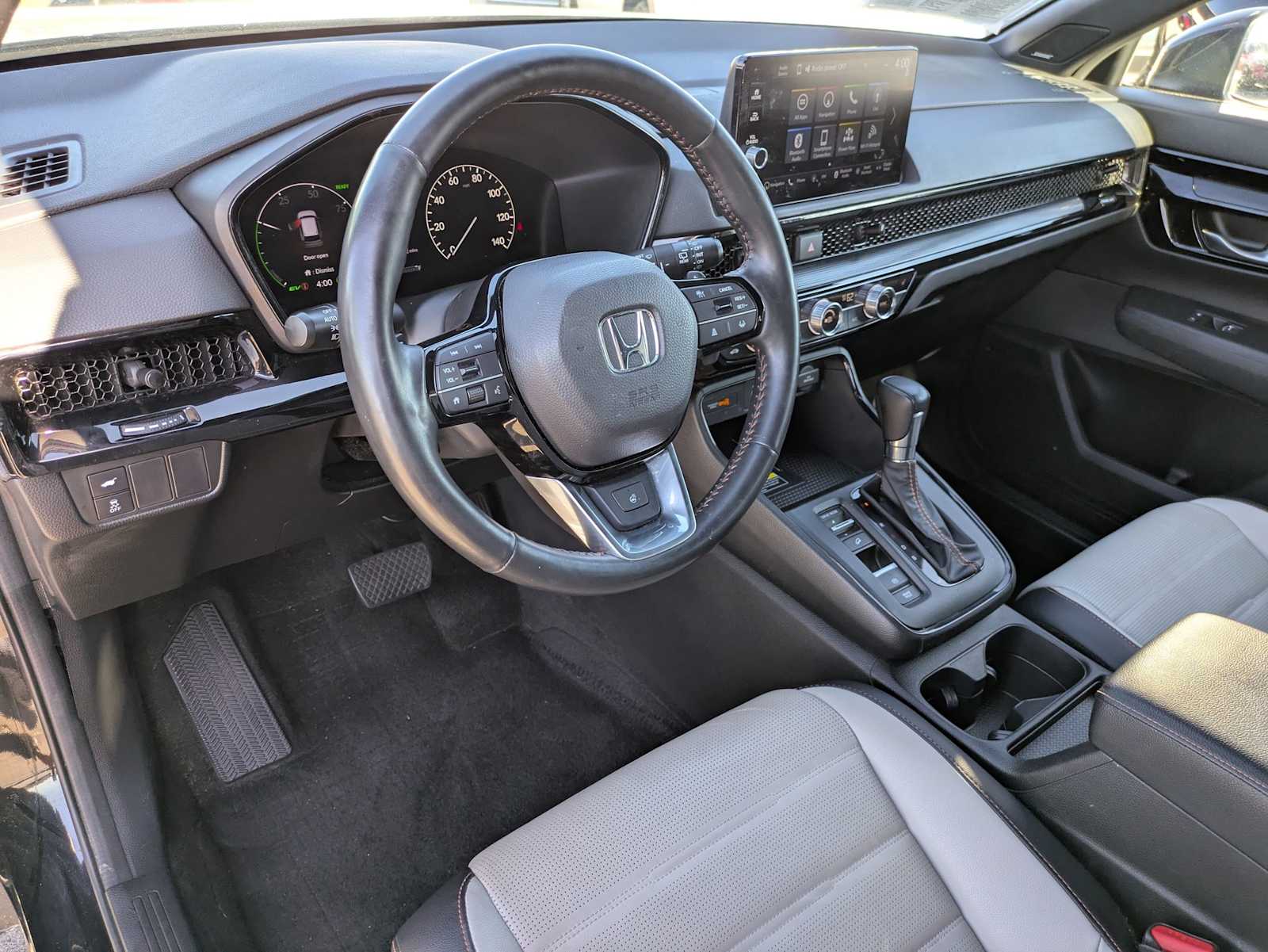 2024 Honda CR-V Hybrid Sport Touring photo 2