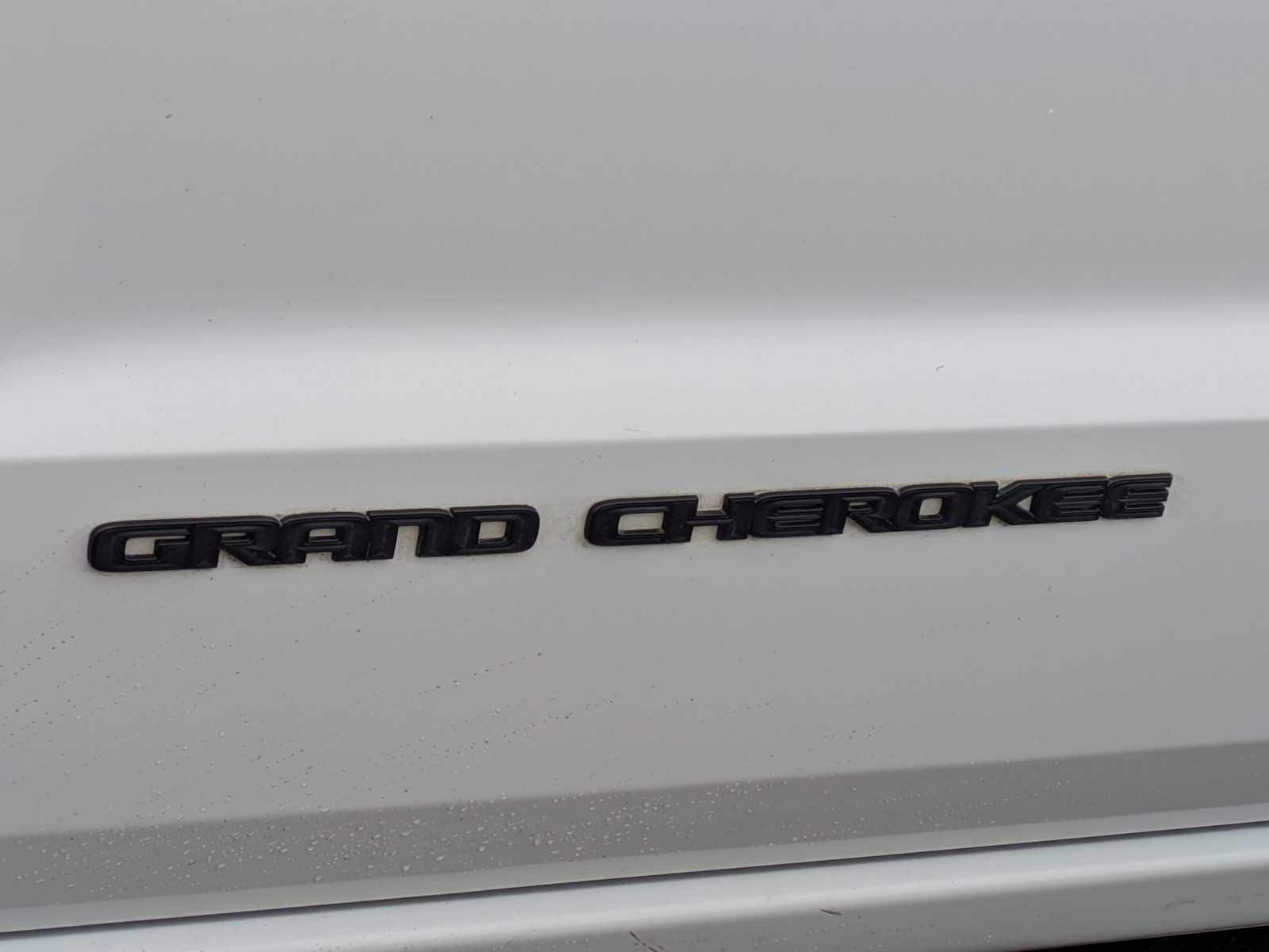 Thumbnail: 2020 Jeep Grand Cherokee - 12