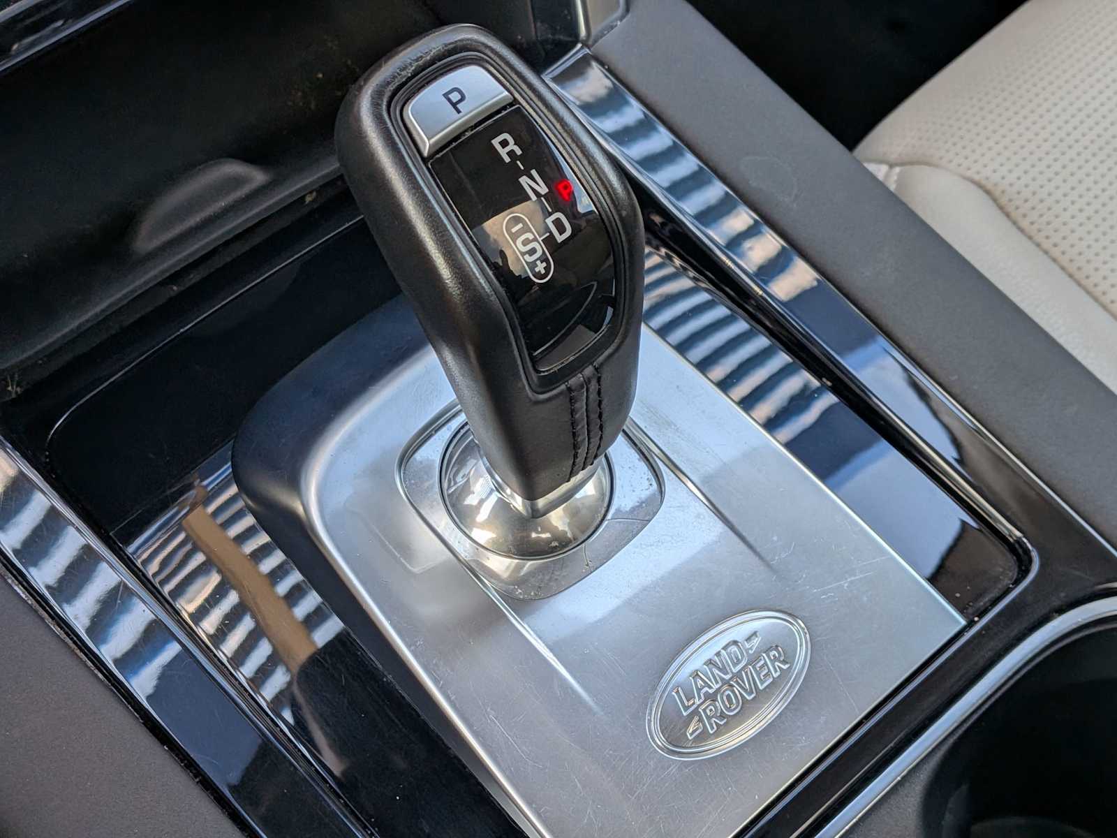 Thumbnail: 2020 Land Rover Discovery Sport - 31