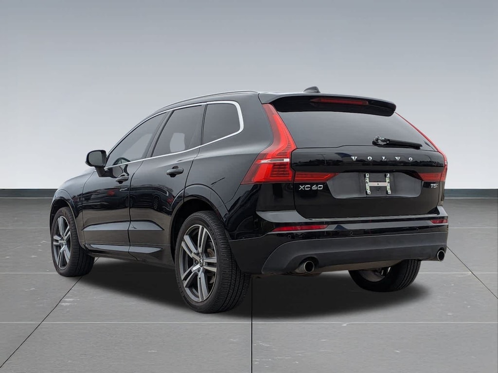 Used 2020 Volvo XC60 T5 Momentum SUV