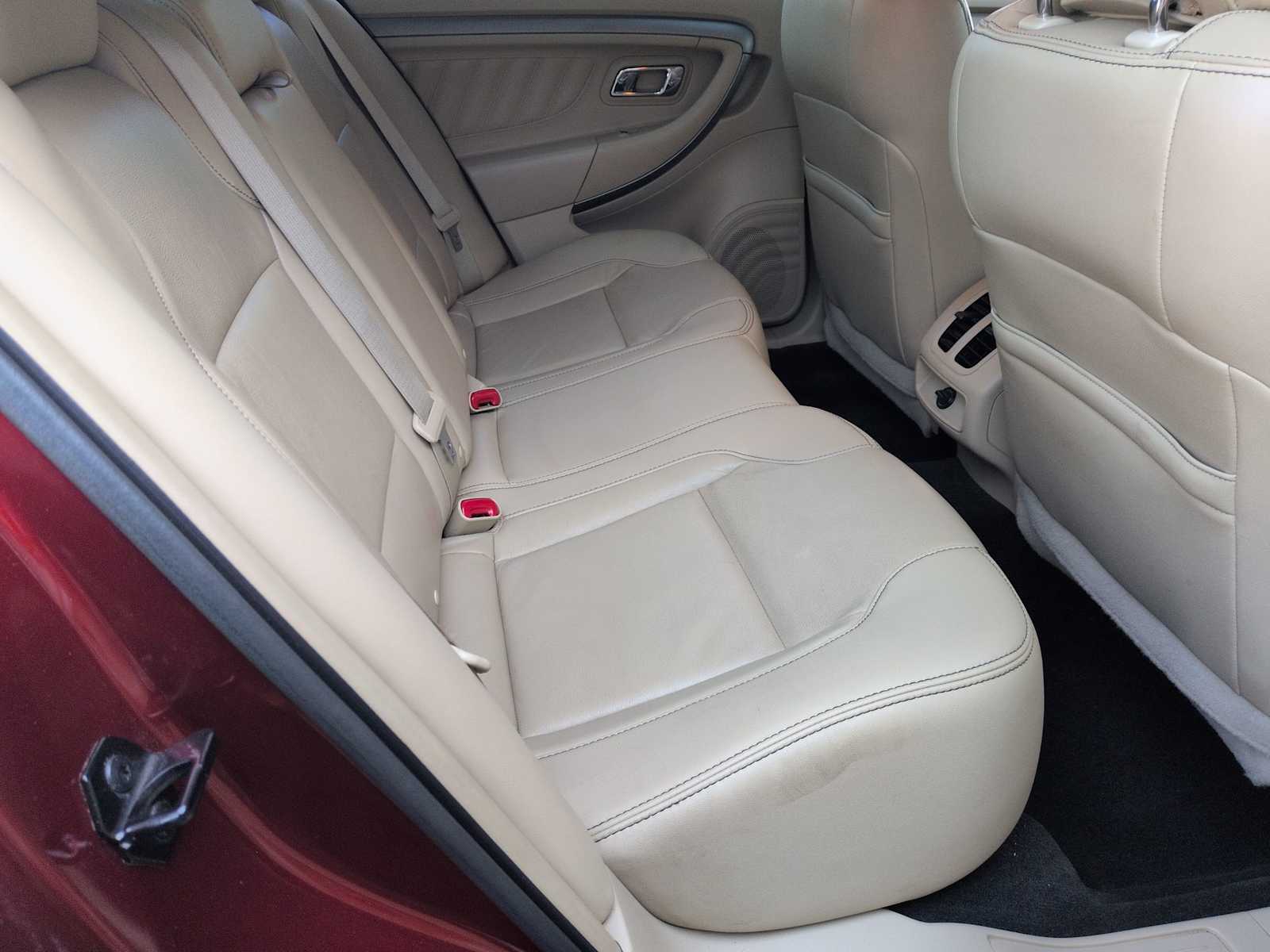 Thumbnail: 2014 Ford Taurus - 21