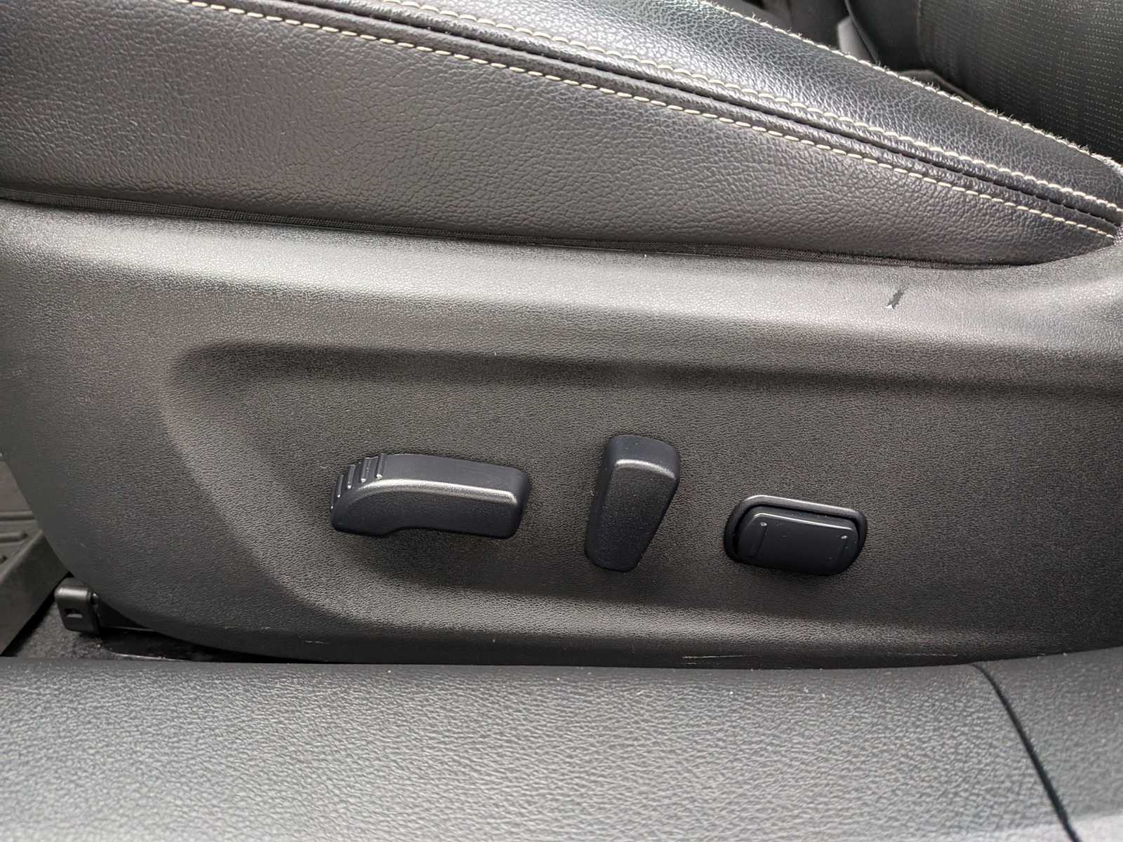 Thumbnail: 2019 Nissan Altima - 16