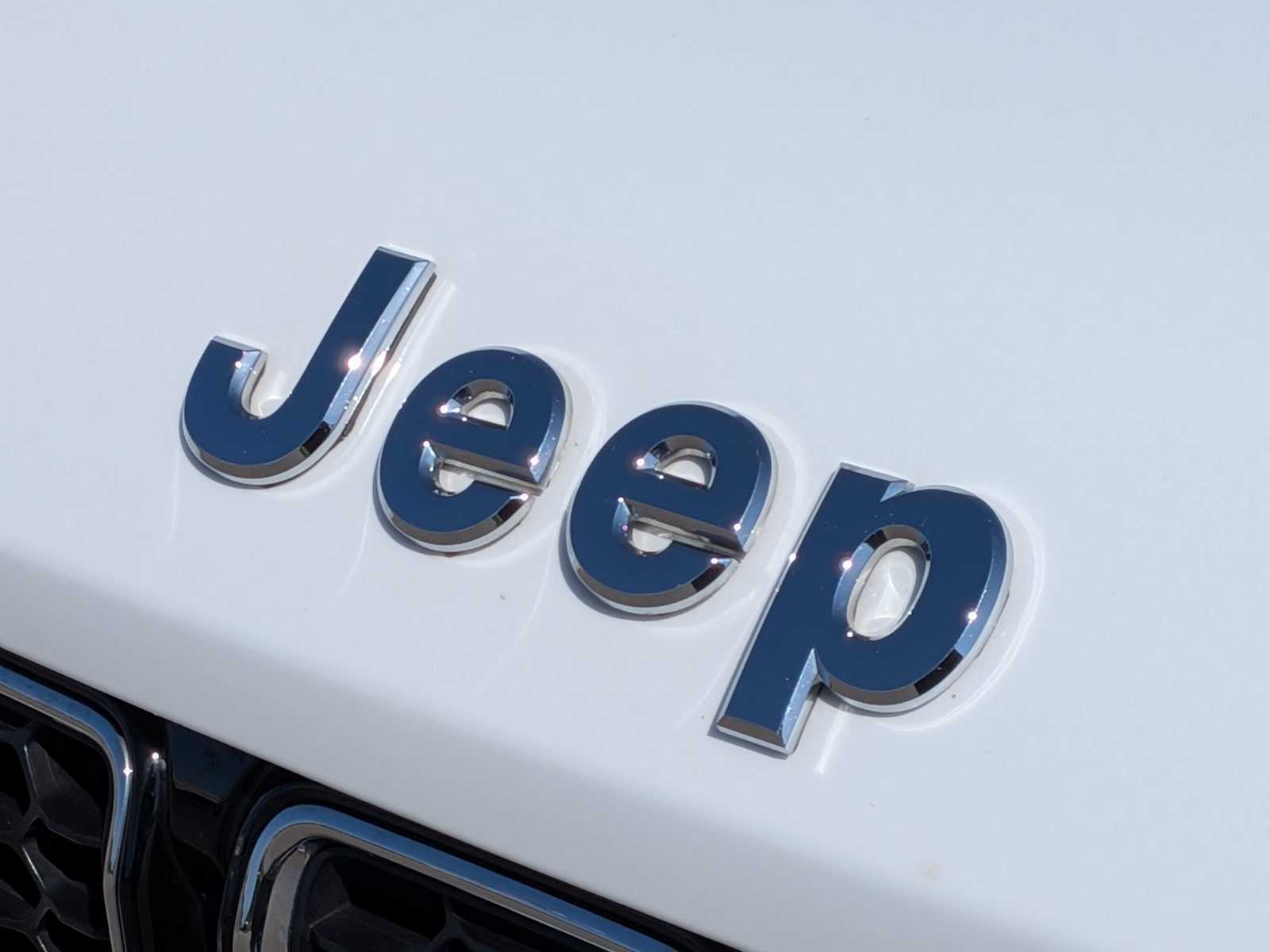 Thumbnail: 2022 Jeep Grand Cherokee - 12