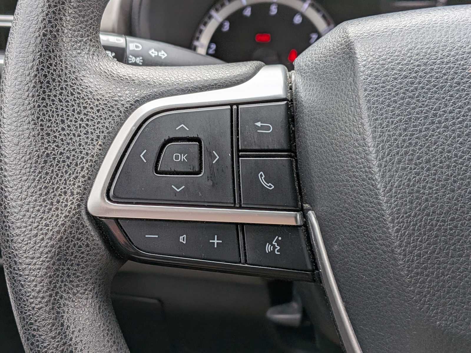 Thumbnail: 2022 Toyota Highlander - 22