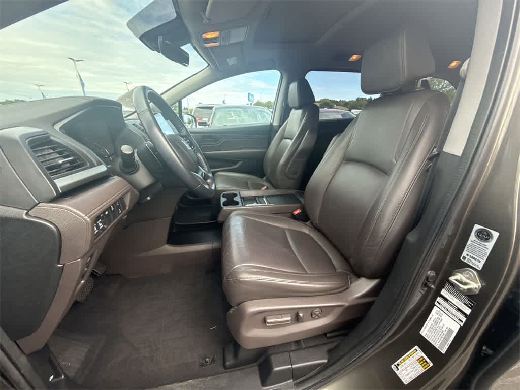 Thumbnail: 2019 Honda Odyssey - 15