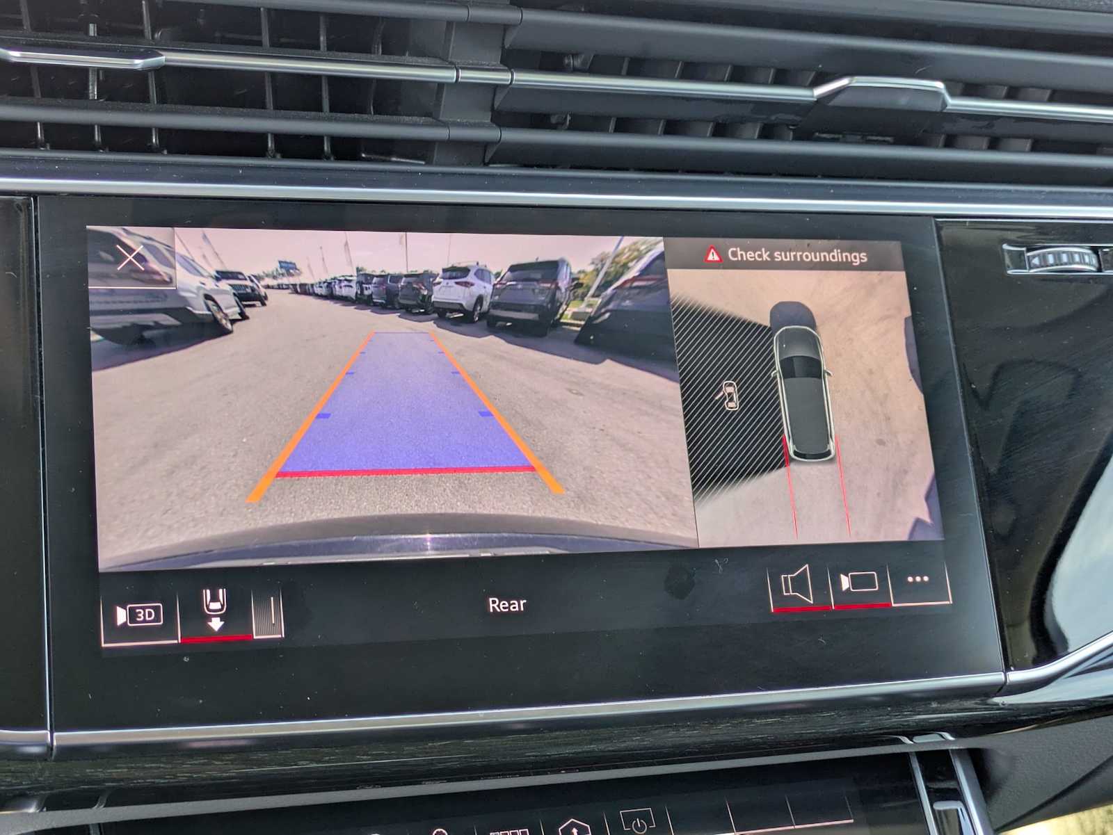 Thumbnail: 2023 Audi Q7 - 30