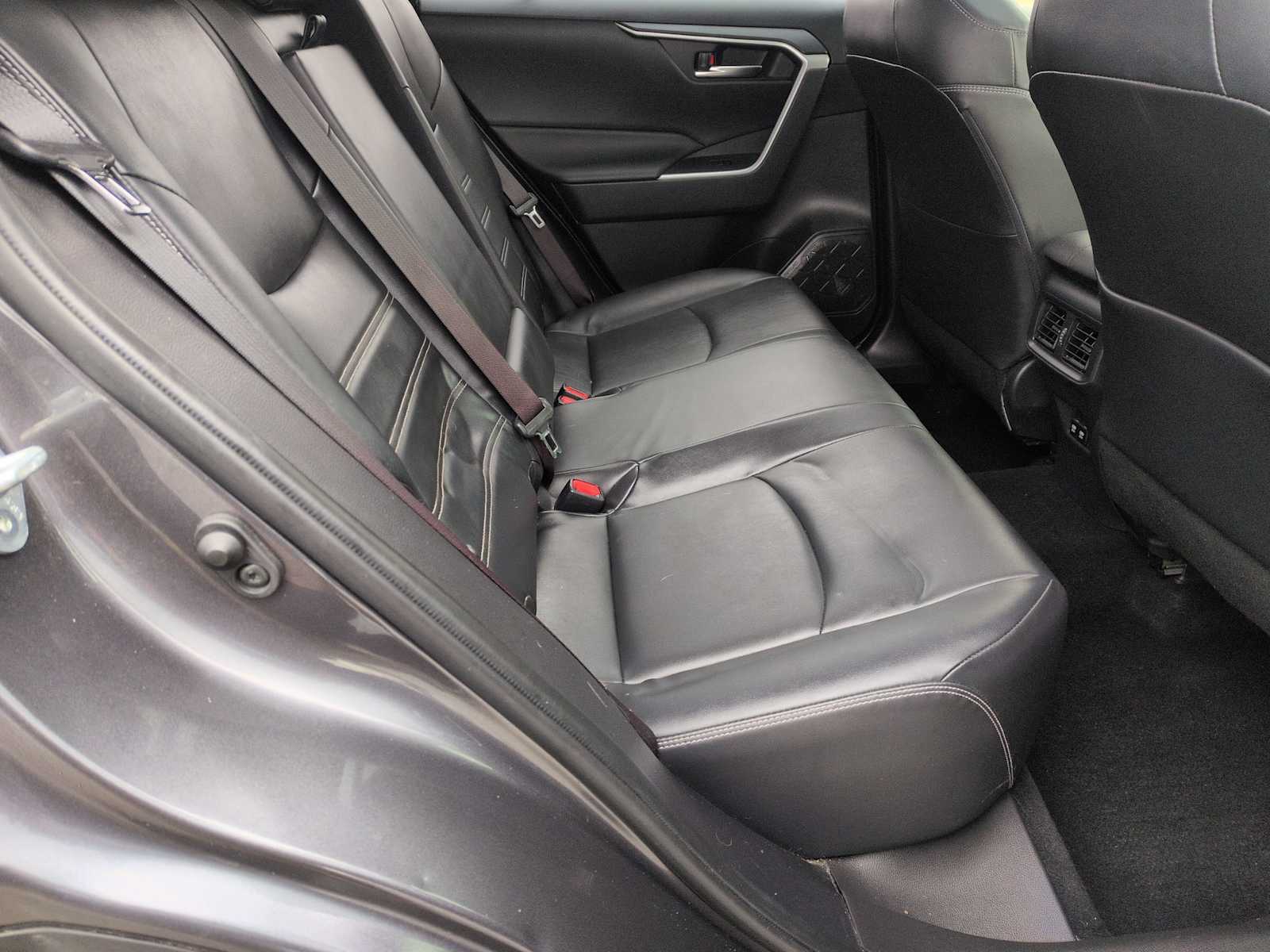 Thumbnail: 2019 Toyota RAV4 - 21