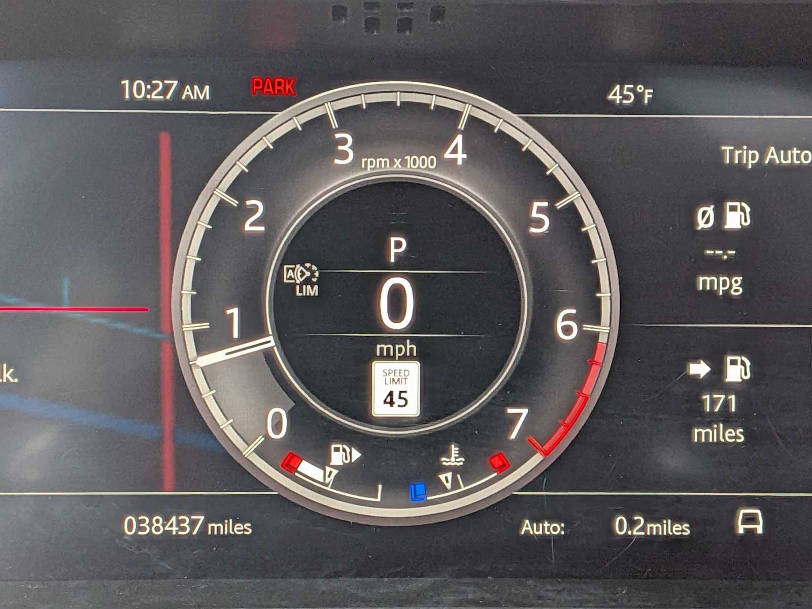 Thumbnail: 2020 Land Rover Discovery Sport - 32