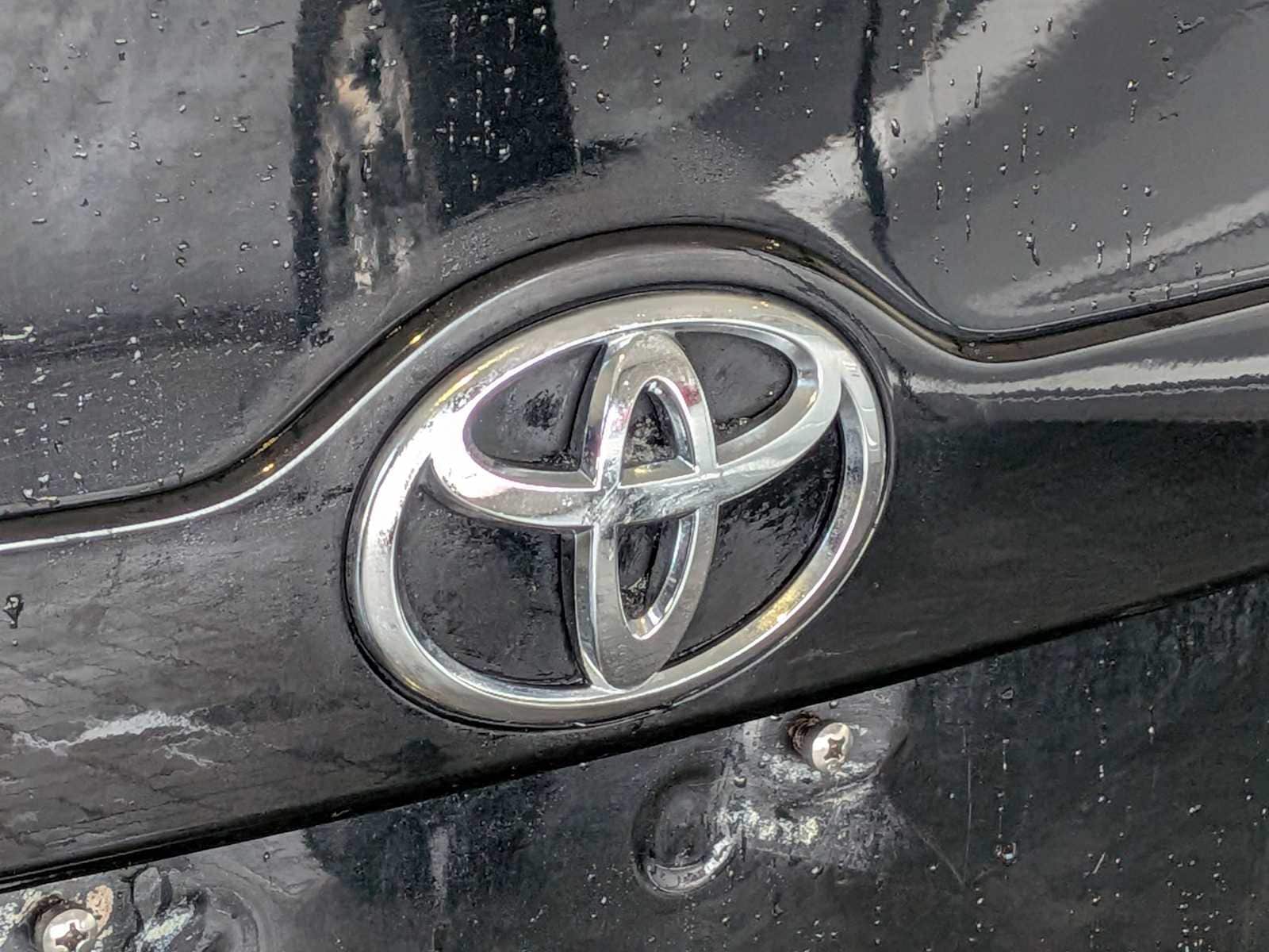 Thumbnail: 2013 Toyota Camry - 11