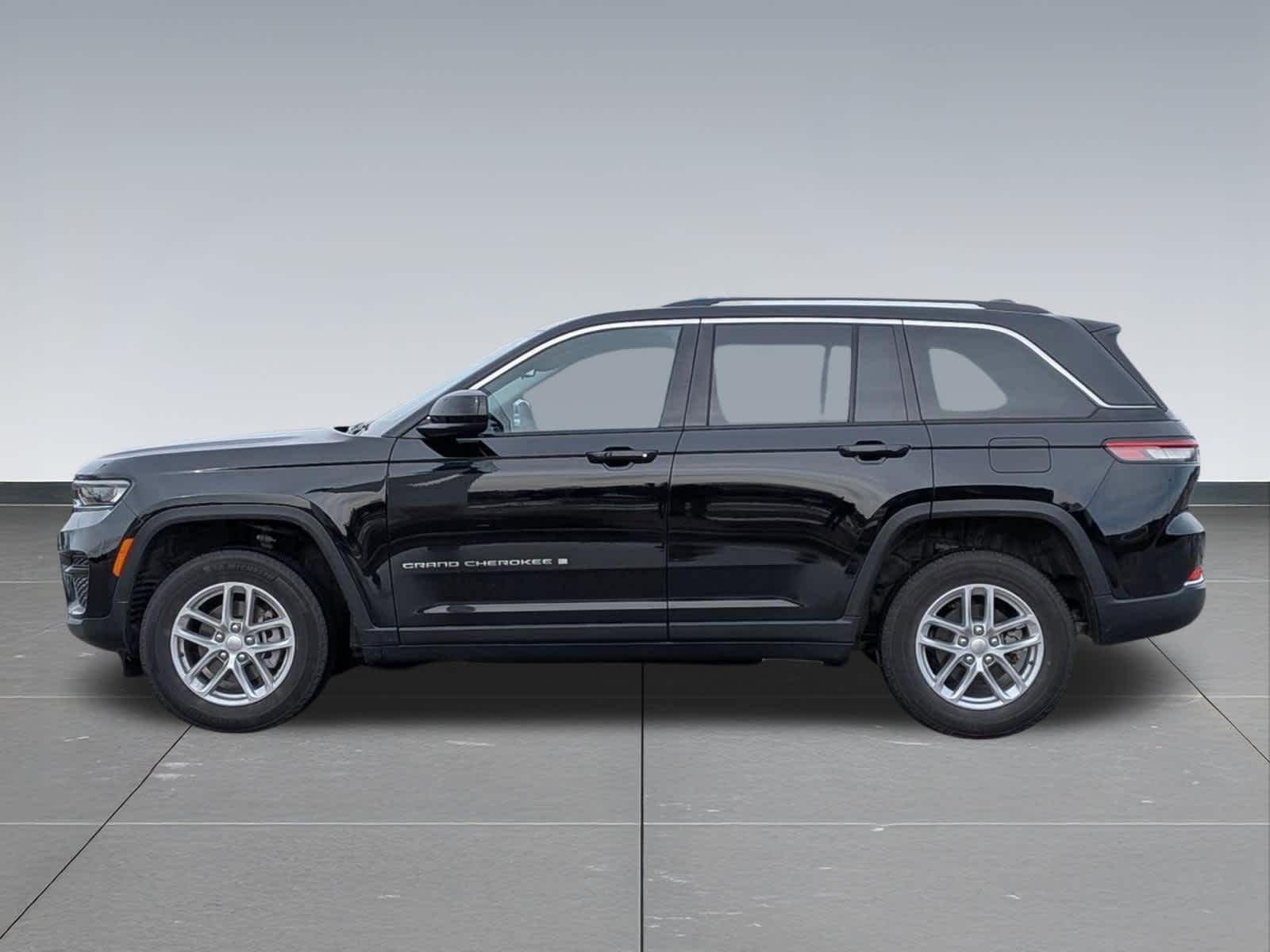 Thumbnail: 2023 Jeep Grand Cherokee - 3