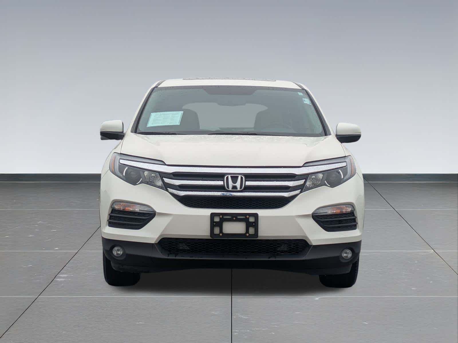Thumbnail: 2017 Honda Pilot - 9