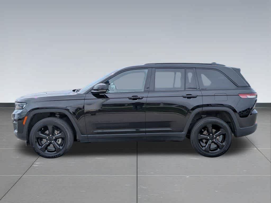 2023 Jeep Grand Cherokee Altitude - Photo 3