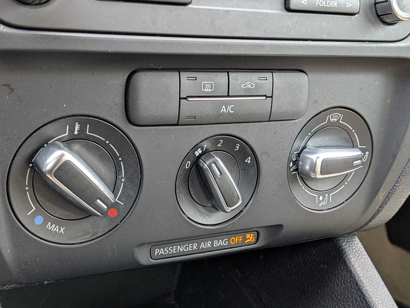 Thumbnail: 2013 Volkswagen Jetta - 24