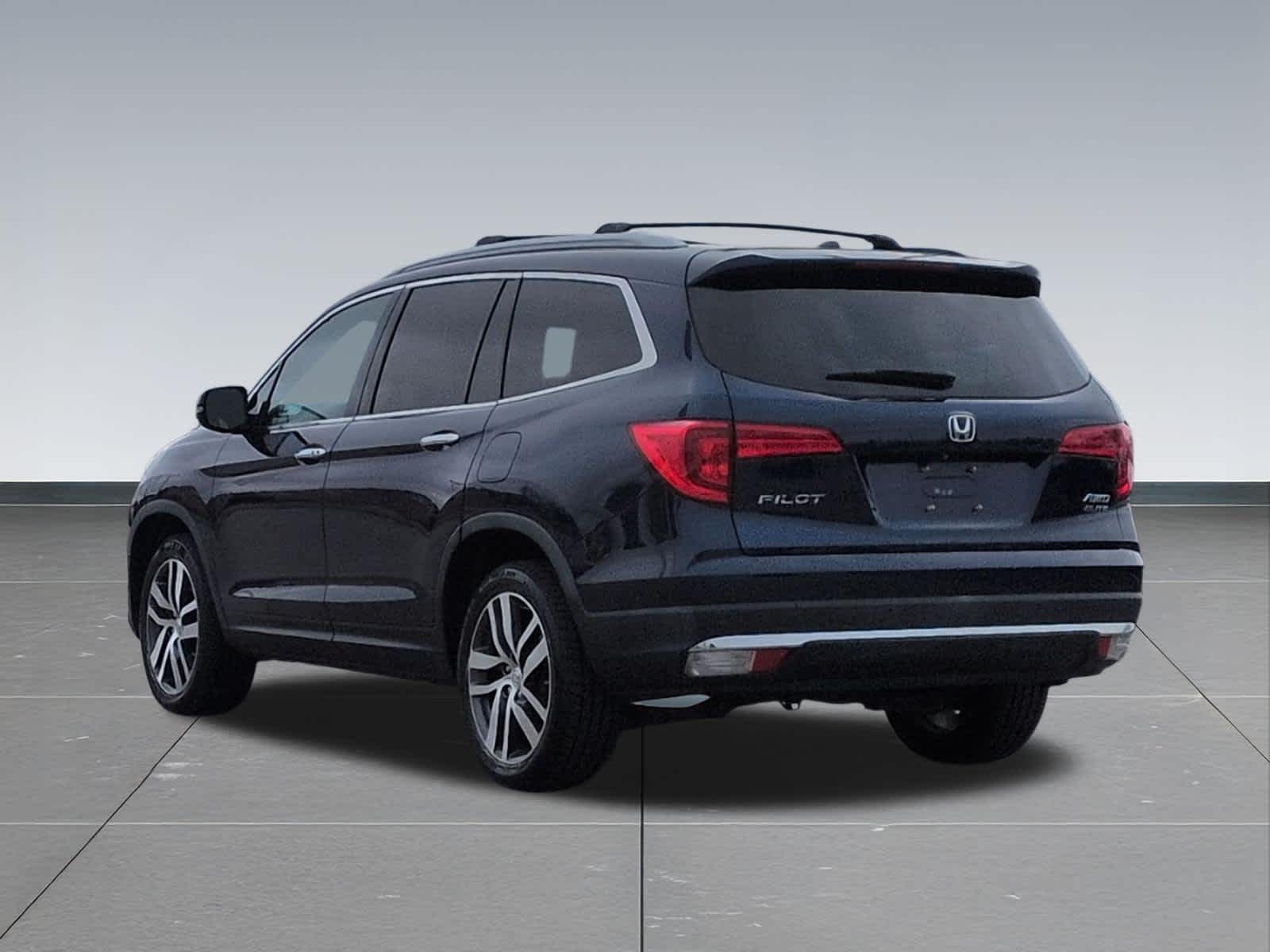 Thumbnail: 2016 Honda Pilot - 4