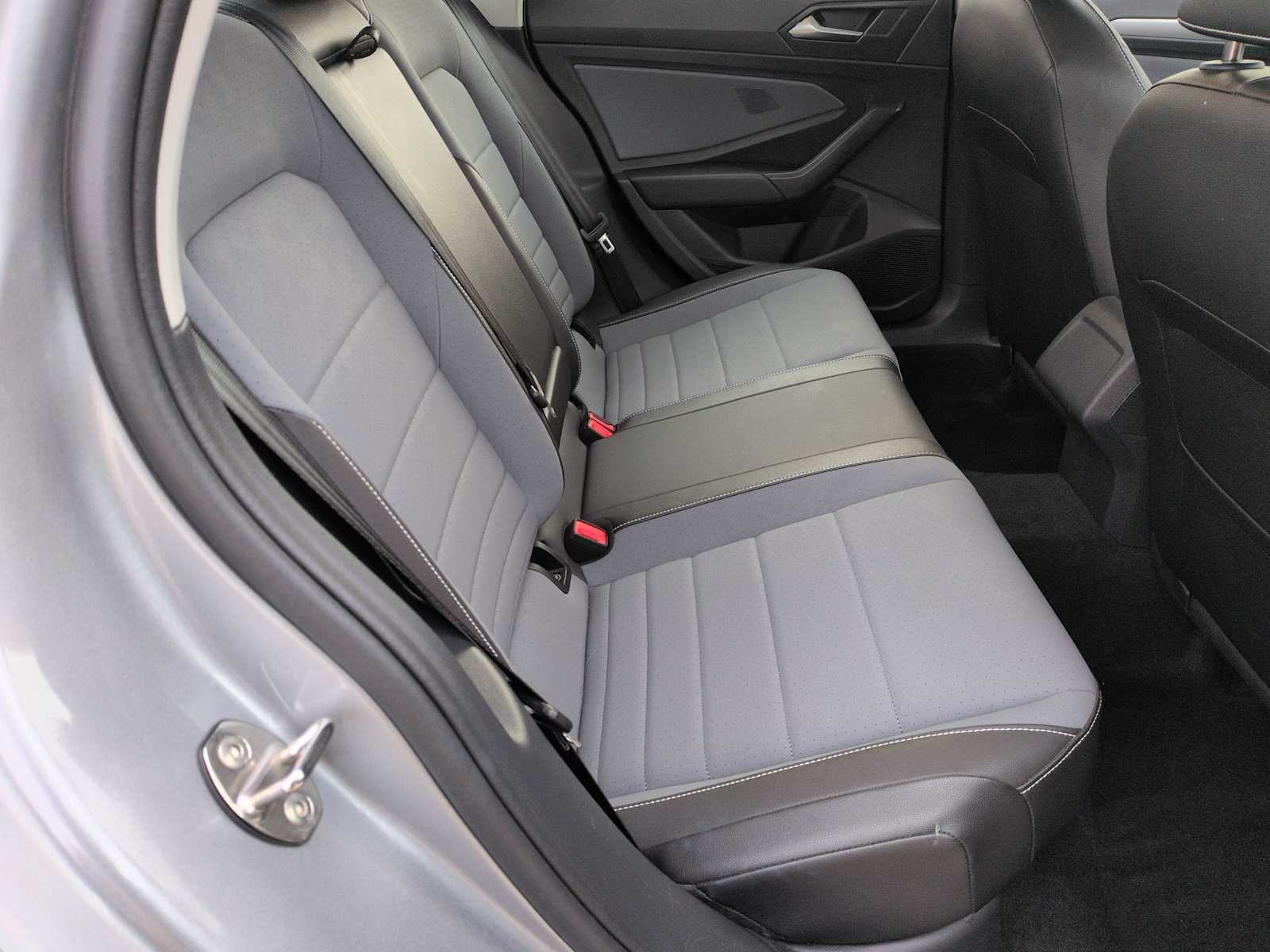 Thumbnail: 2025 Volkswagen Jetta - 18