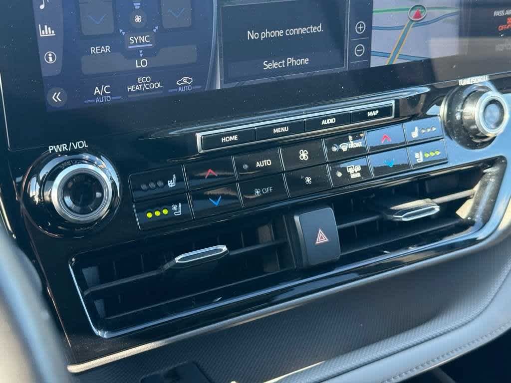 Thumbnail: 2021 Toyota Highlander - 25