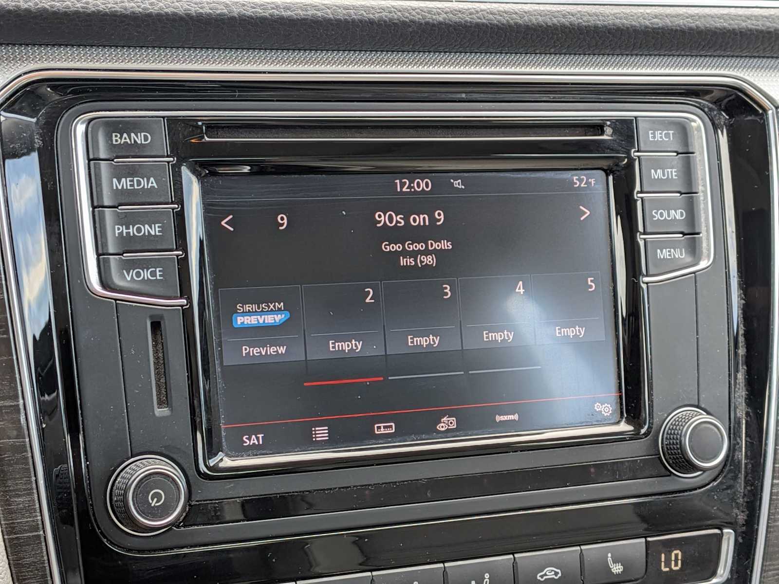 Thumbnail: 2016 Volkswagen Passat - 29