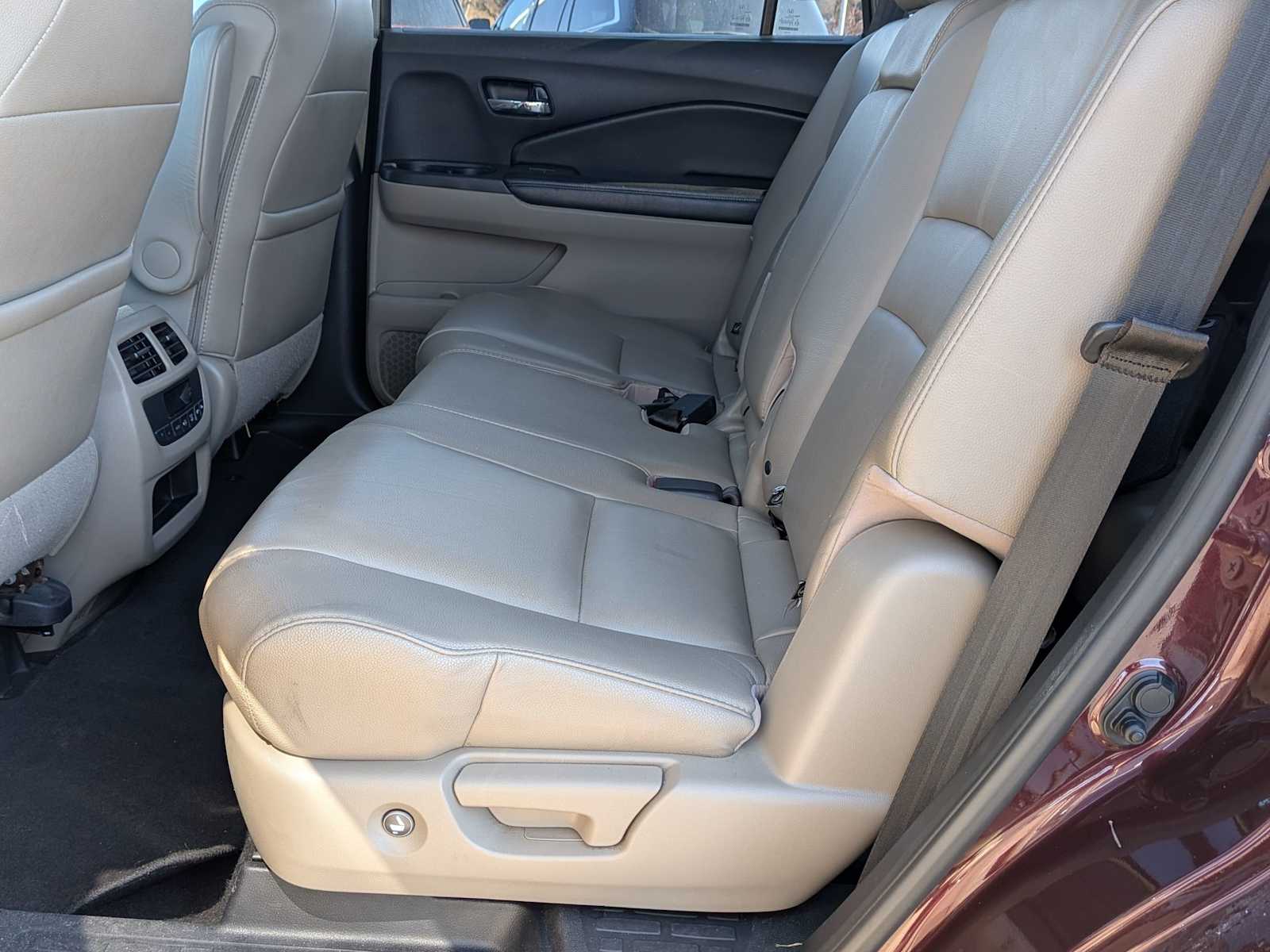 Thumbnail: 2017 Honda Pilot - 19